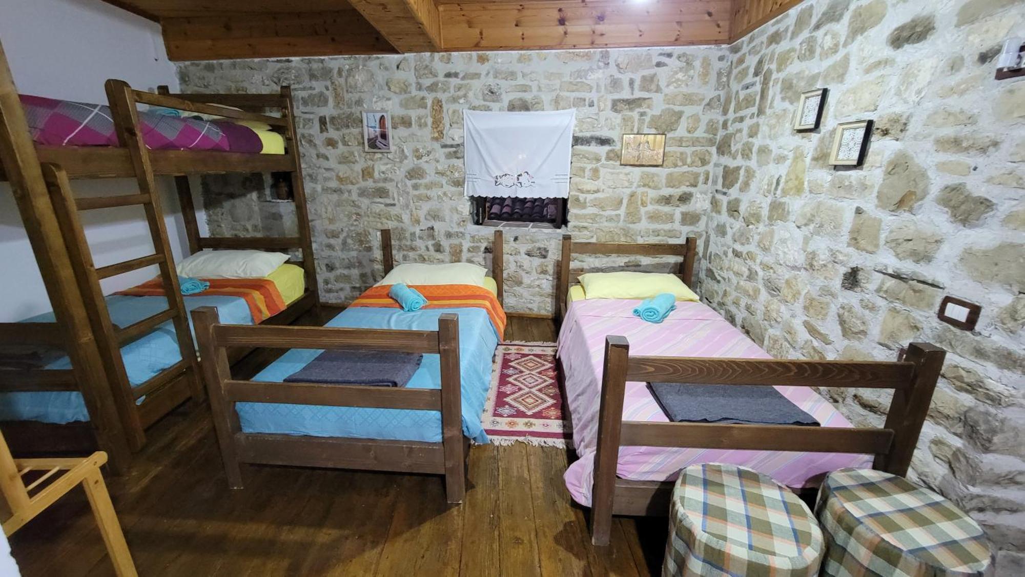 Guest House Mangalem Berat Eksteriør bilde