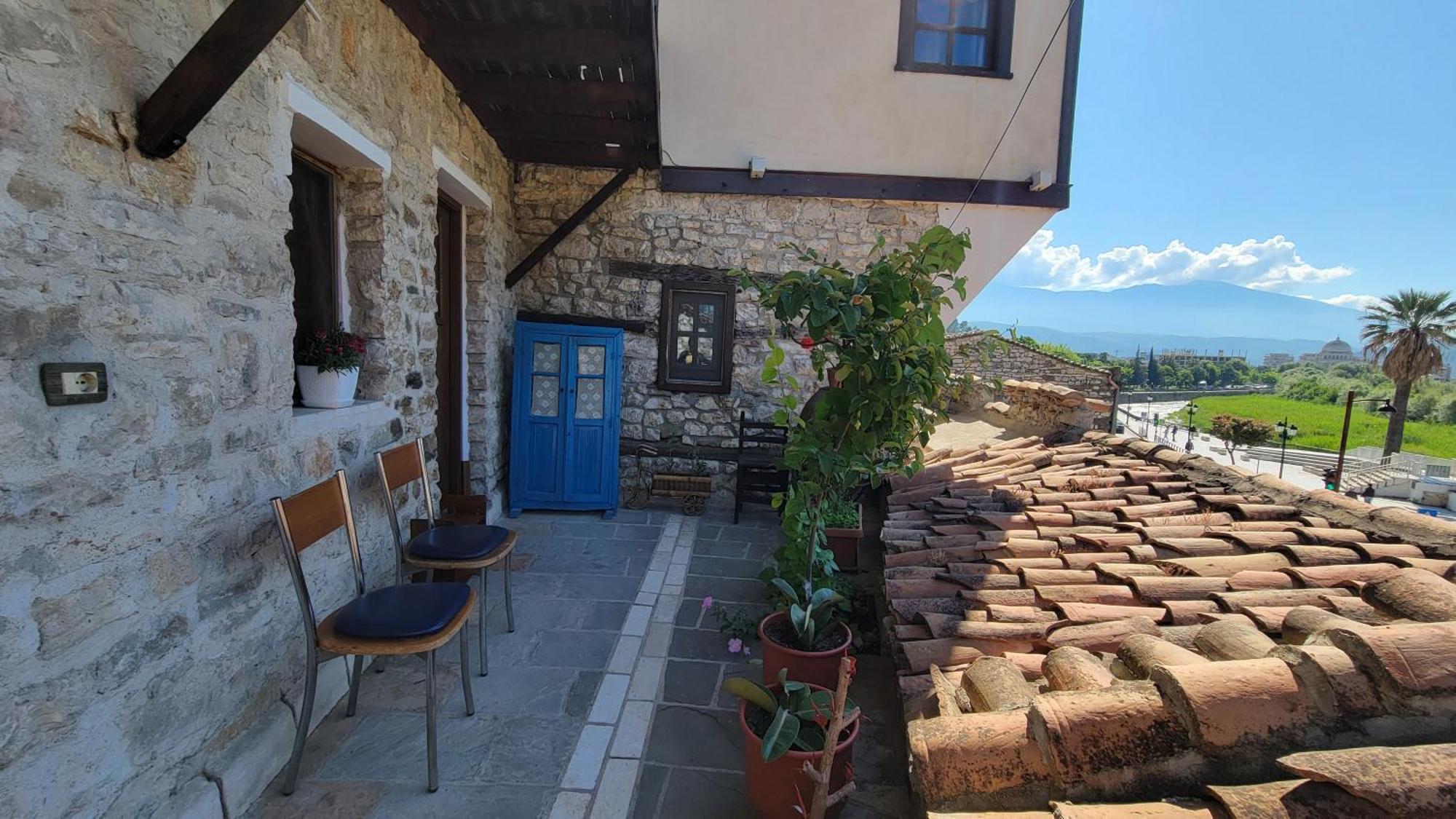 Guest House Mangalem Berat Eksteriør bilde